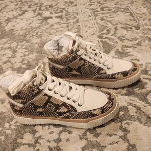 Dolce Vita new booties size 7.5 snake design